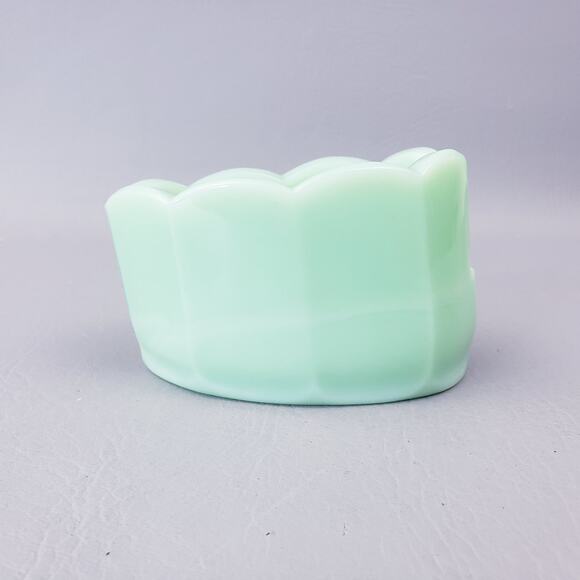 Mosser Glass 2-3/4 Inch Jadeite Glass Scalloped Spoon Rest - Picture 2 of 12